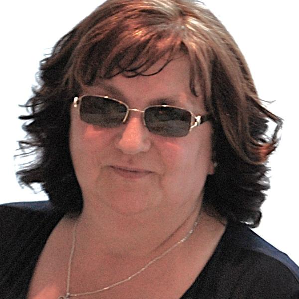 Paulína Knazovičová